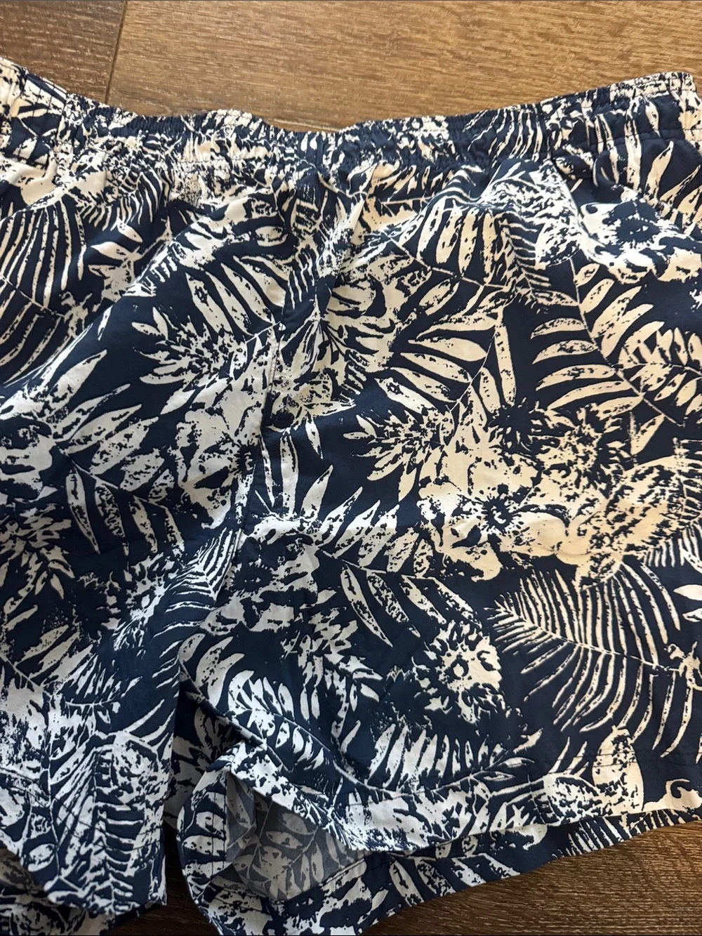Columbia swim trunks XXL - Picture 2 of 4